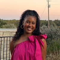 Sitter Profile Image: Olivia T.