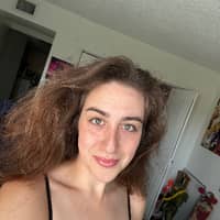 Sitter Profile Image: Sarah H.