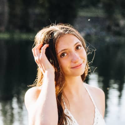 Sitter Profile Image: Emily Grace R.