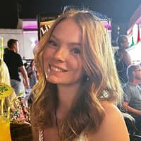 Sitter Profile Image: Caitlin S.