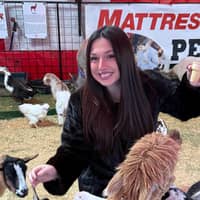 Sitter Profile Image: Shelby W.