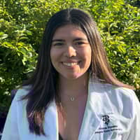 Sitter Profile Image: Alyssa R.