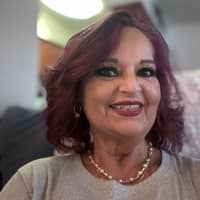 Sitter Profile Image: Julie F.