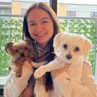 Sitter Profile Image: Letícia V.