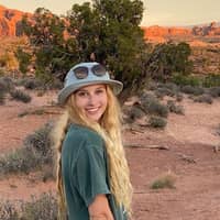 Trainer Profile Image: Zoe R.