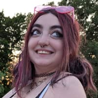 Sitter Profile Image: Phoebe R.