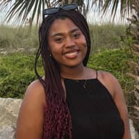 Sitter Profile Image: Madisyn R.