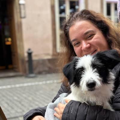 Sitter Profile Image: Cemre A.