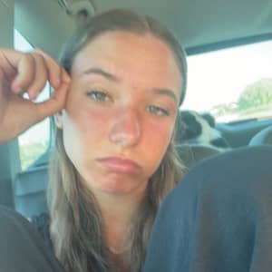 Sitter Profile Image: laure D.