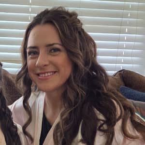 Sitter Profile Image: Robyn M.