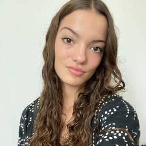 Sitter Profile Image: Lola A.