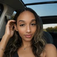 Sitter Profile Image: Olivia J.