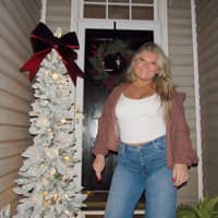 Sitter Profile Image: Madalyn F.