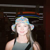 Sitter Profile Image: Holly F.