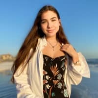 Sitter Profile Image: Juliette D.