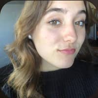 Sitter Profile Image: Lola W.