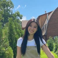 Sitter Profile Image: Jing L.