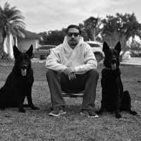 Sitter Profile Image: Christian W.