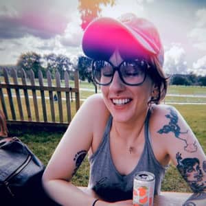 Sitter Profile Image: Stacey W.