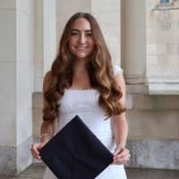 Sitter Profile Image: Abigail P.