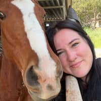 Sitter Profile Image: Holly H.