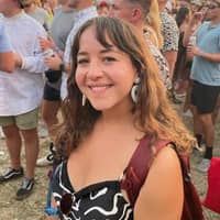 Sitter Profile Image: Julia S.