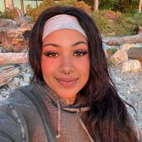 Sitter Profile Image: Olivia F.