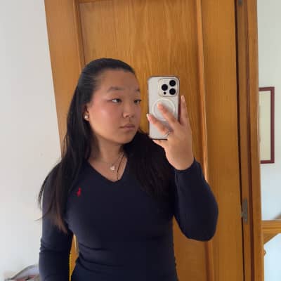 Sitter Profile Image: Luwei N.