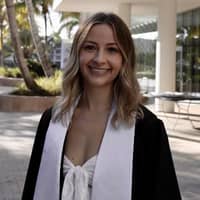 Sitter Profile Image: Chloe D.