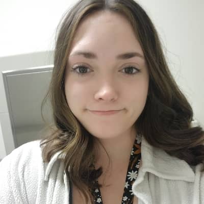 Sitter Profile Image: Carly N.