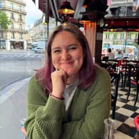 Sitter Profile Image: Laura L.