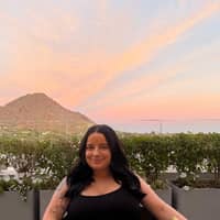 Sitter Profile Image: Julia L.