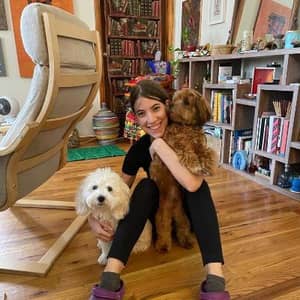 Sitter Profile Image: Laura C.