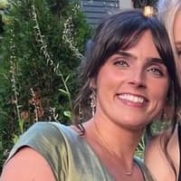 Sitter Profile Image: Nina F.