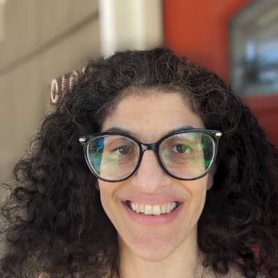Sitter Profile Image: Yasmin E.