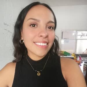 Sitter Profile Image: Corina L.