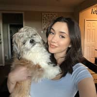 Sitter Profile Image: Mia M.