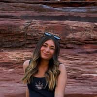 Sitter Profile Image: raegan w.