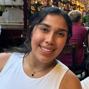 Sitter Profile Image: Natalie V.