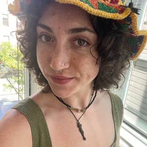 Sitter Profile Image: Clara M.