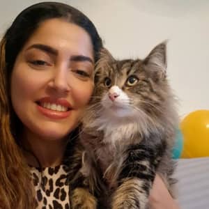 Sitter Profile Image: Negar E.