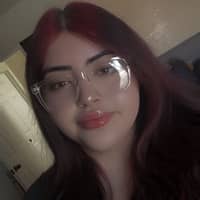 Sitter Profile Image: Mia V.