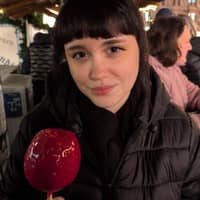 Sitter Profile Image: Hollie B.