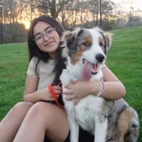 Sitter Profile Image: Lesli V.