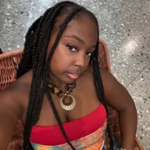 Sitter Profile Image: Oceane M.