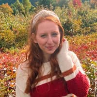 Sitter Profile Image: Mia H.