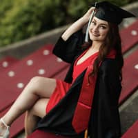 Sitter Profile Image: Hallie V.