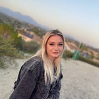 Sitter Profile Image: Michaela B.