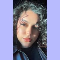 Sitter Profile Image: Zoe A.