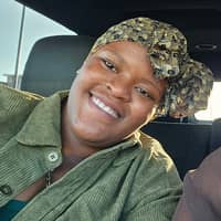 Sitter Profile Image: Laura B.